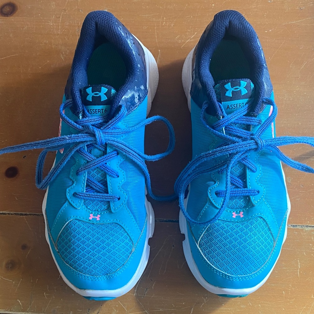 Under Armour Women's 5.5 Assert 6 Blue Sneakers